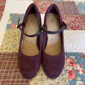 Burgundy Clarks Pumps
